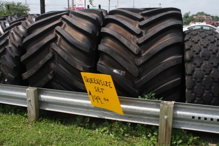 IMG_3897TiresQueenSe1400t