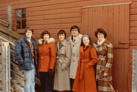 CattleChute6KidsInFrontOf78_600_1300